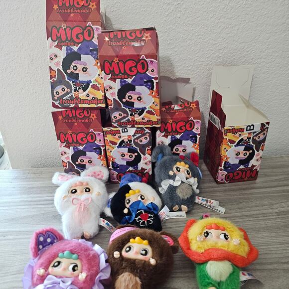 Lot of 6 Migos Troublemaker Vinyl Plush Pendants Bunny Dark Heart Wolf Chomper - Picture 4 of 4